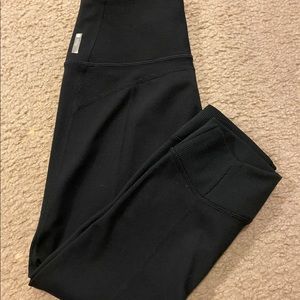 Zella Ribbed Capri Leggings - Black